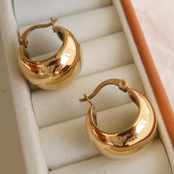#NEW 18K Gold Plated Chunky Round Hoop Earrings - Picture 3 of 9